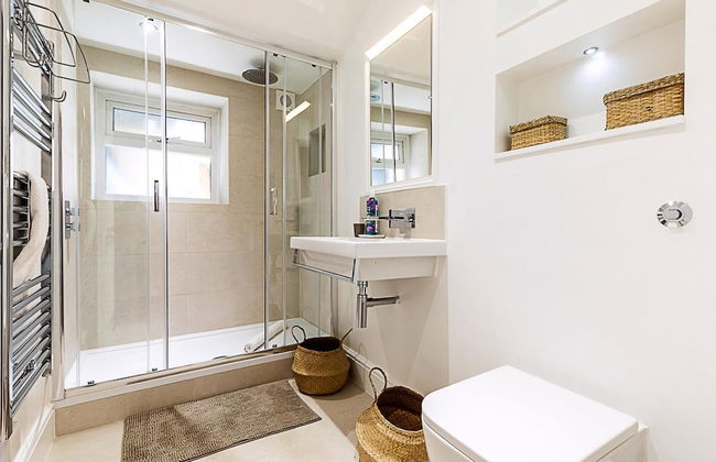 Stylish Kings Cross Apartment With Garden Retreat - Photo 53