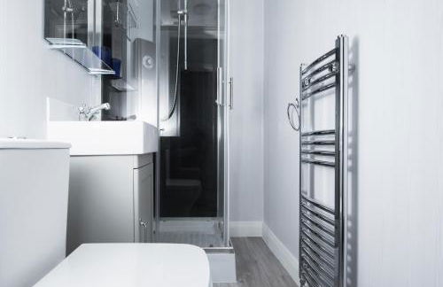 Superb location, character filled apartments by MyCityHaven - Foto 37