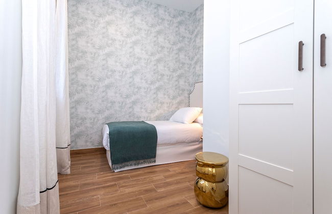 Genteel Home Recaredo - Photo 21