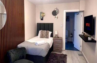 Modern 5 bed house In Solihull, Close to the NEC, Airport and Solihull Town - Parking - Foto 16