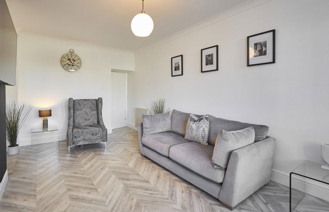 Host Stay Spring Cottage - Photo 4