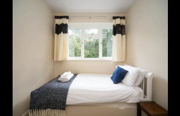 Chessington Blue with parking - Photo 10