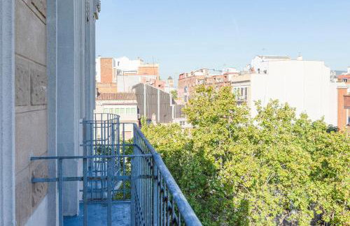 AB Poble Sec - Plaza España - Foto 28