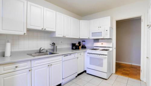 Group-Friendly Stay Near Metro - Foto 3, stove, dishwasher, toaster