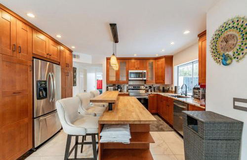 Family Fun 4-bedroom house House with Free Heated Pool & Hot Tub & Game Room & Mini Golf in Chandler - Foto 5