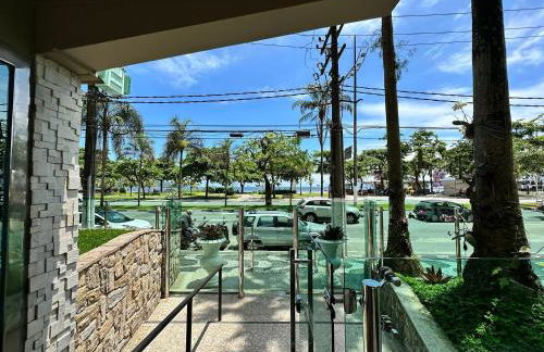Frente Mar com garagem, Ar Condicionado e WI-FI grátis em Santos - Foto 2