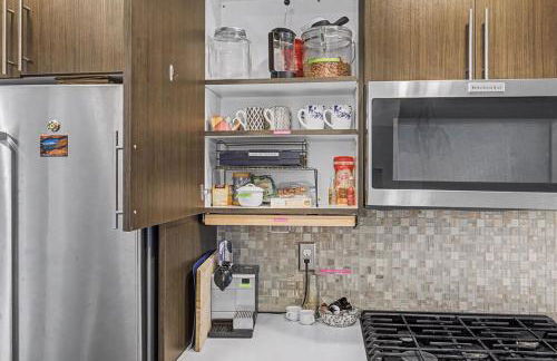 Spacious Denver Home with Private Rooftop Spa - Photo 16