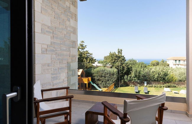 Luxury Villa Near Sea and City, Ping Pong, Childrens Area and BBQ - Foto 25