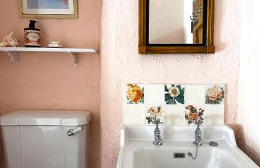 Unique Old Bakery Retreat - Photo 13