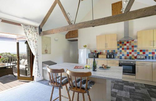 The Old Wagon House views over the fields and sea - Foto 6