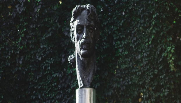 Vilnius: Meet the Alternative Side of the City - Private Tour - Photo 2