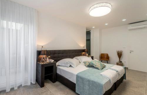 Luxe villa with pool, jacuzzi, and sauna - Foto 39