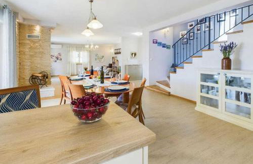 Villa in Sveti Lovre with swimming pool - Foto 10