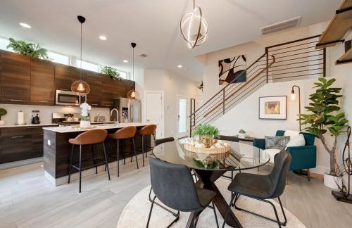 5 mins to Downtown - Houston Rodeo - Sleeps 7 - Photo 14