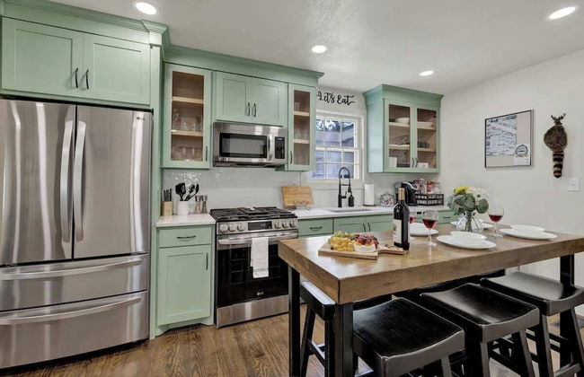 Southern Charm - Near Main With Hot Tub - Foto 6