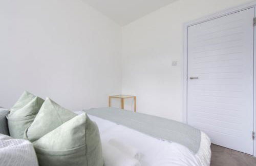 Modern 2BR Flat with 3 Beds Urban Getaway - Cherry - Foto 41