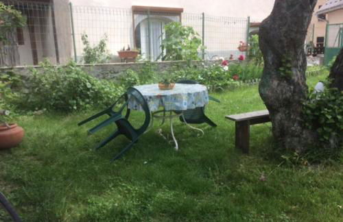 studio ensoleillé avec jardin pour 2 à Monêtier - Photo 9