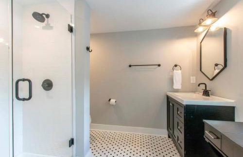 Beautiful Bungalow Historic Franklin Quadplex - Foto 3