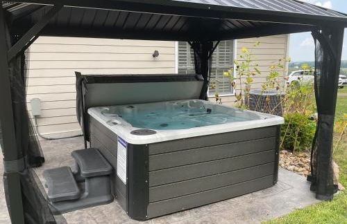 Deep Creek Retreat Hot Tub 85 inchTV all one level - Foto 2