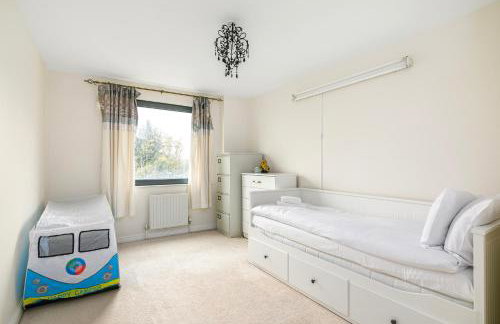 Modern flat in North London close to tube - Photo 7