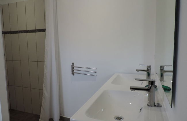 Attractive Holiday Home With Private Pool - Photo 23