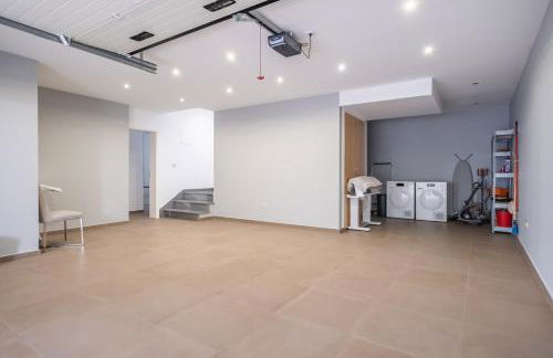 Hillside Villa - Photo 41