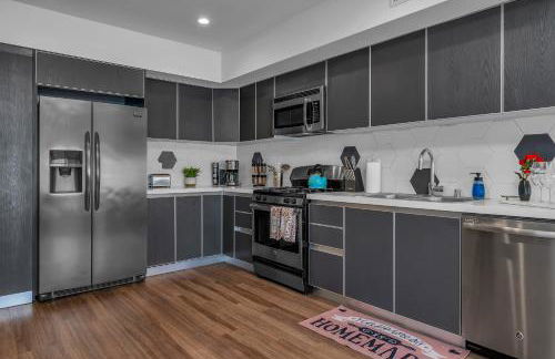 Amazing, Spacious Unit, Heart LA - Photo 16