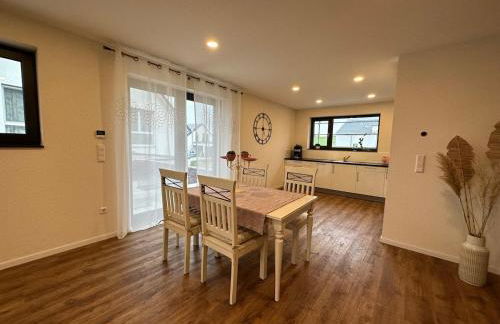 Neue helle 4 Zimmerwohnung mit Tiefgaragenparkplatz - Foto 10