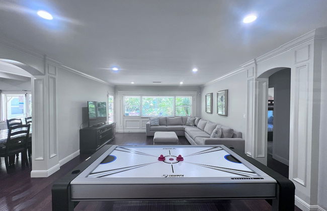 Incredible Estate 5 Bedrooms 3 Bathroom W/resort Style Rock Pool & Jacuzzi - Photo 38