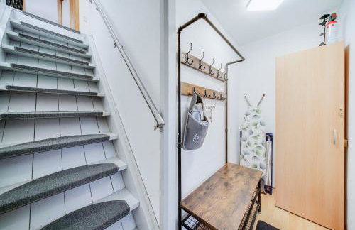 FEWO-LAVEES moderne zentrale FeWo nahe OMV Wacker Kliniken Burg -Eigener Eingang-Schlüsselloser Check in - Foto 39