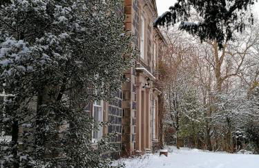 Beautiful Listed Mansion with incredible woodland views - Photo 6