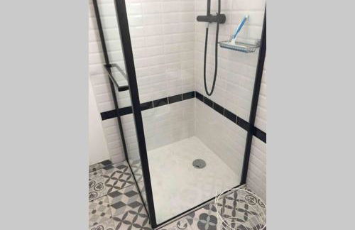 Petite maisonnette cosy et pleine de charme située à proximité du centre-ville - Foto 17