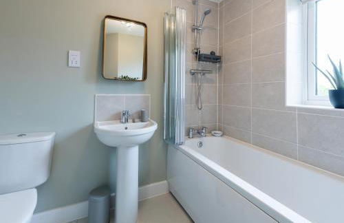 Contemporary 2 bedroom home - Pass the Keys - Photo 19