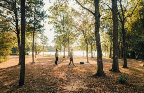 Premium Lakefront Cabin 2 The Magnolia - Foto 14