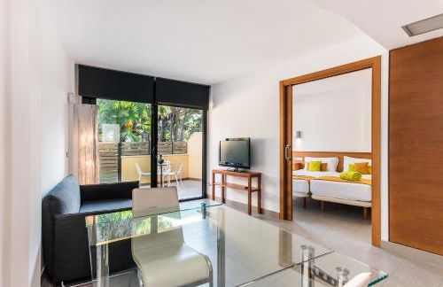 Aparthotel Las Palmeras Castelldefels - Photo 18