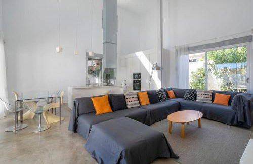 Villa Paloma with private pool, located 350m to the sea and tram station! - Photo 11