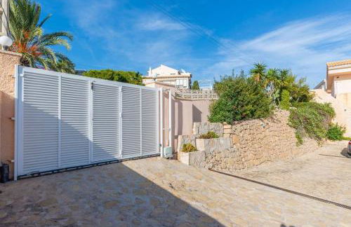 Frontline Villa - Photo 27