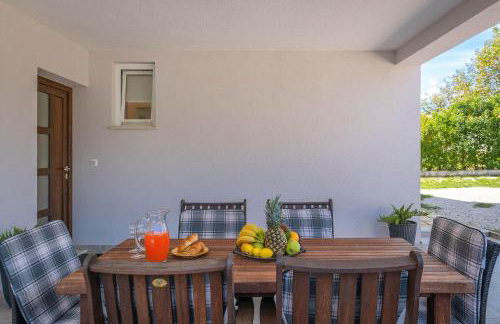 Charmante Villa mit privatem Pool, Klima, Sonnenliegen, Terrasse und Grill - Foto 50