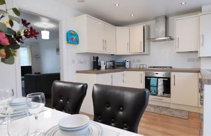 Central Getaway House with Parking, Garden, Wi-Fi - Foto 10