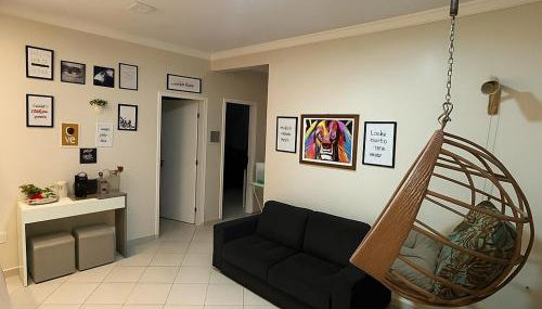 Apartamento completo e elegante, BEM LOCALIZADO. - Foto 2