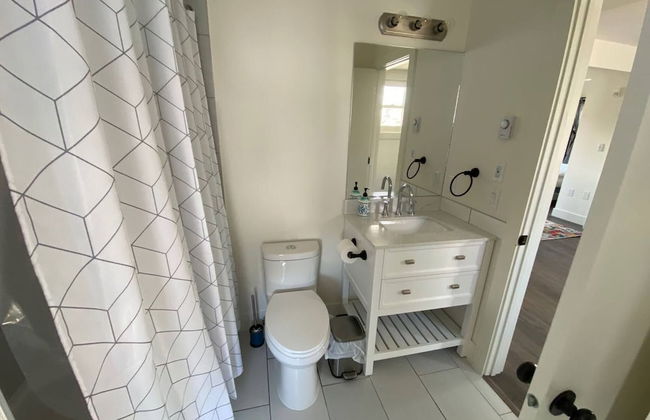 Historical Building 1br 1ba Walk To Roger's Place - Photo 10