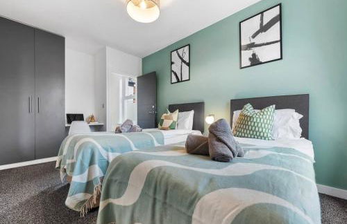 Aylesbury House 3 En-suite Bedrooms Parking Pets - Photo 7