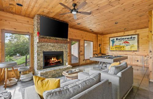 Surreal Views Outdoor Fireplace Pool Table Hot Tub - Foto 9