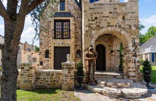 Castle Stay by Gathering Place Hot Tub & Fire Pit - Foto 43