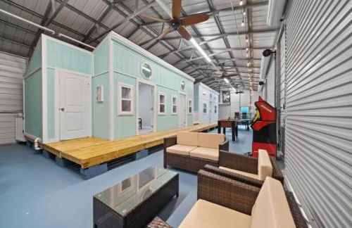 Gorgeous Home with Huge Private Pool and Game Room - Foto 44