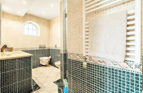 Lovely Very Private Villa with Beautiful Gardens - Foto 32