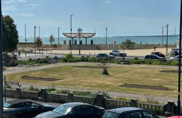 Seaview Retreat Private Parking - Photo 12