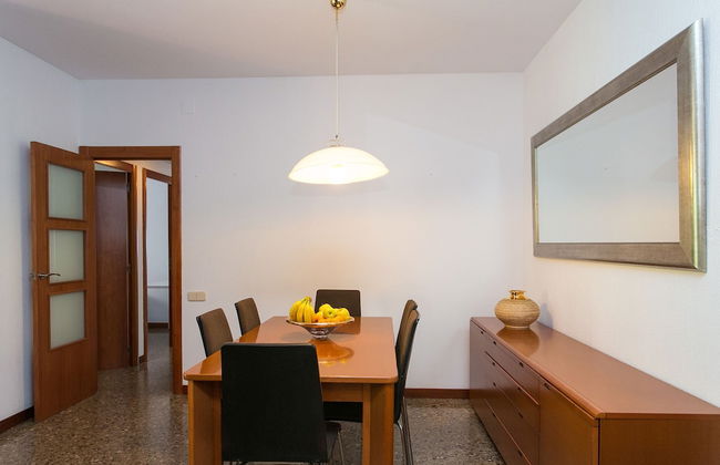 Awesome Apartment With Amazing Terrace - Photo 19