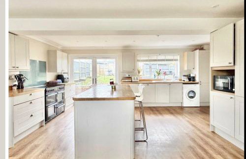 Spacious modern detached house in eye near A140 in the town centre - Foto 3