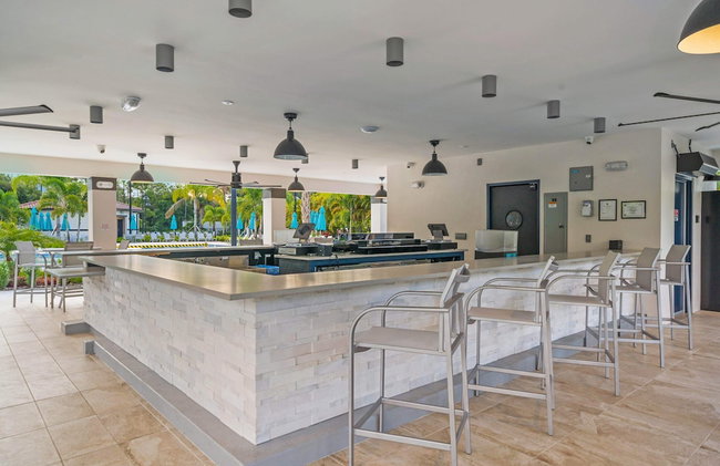 Newly Updated Condo, Near Conv. Center - Photo 88